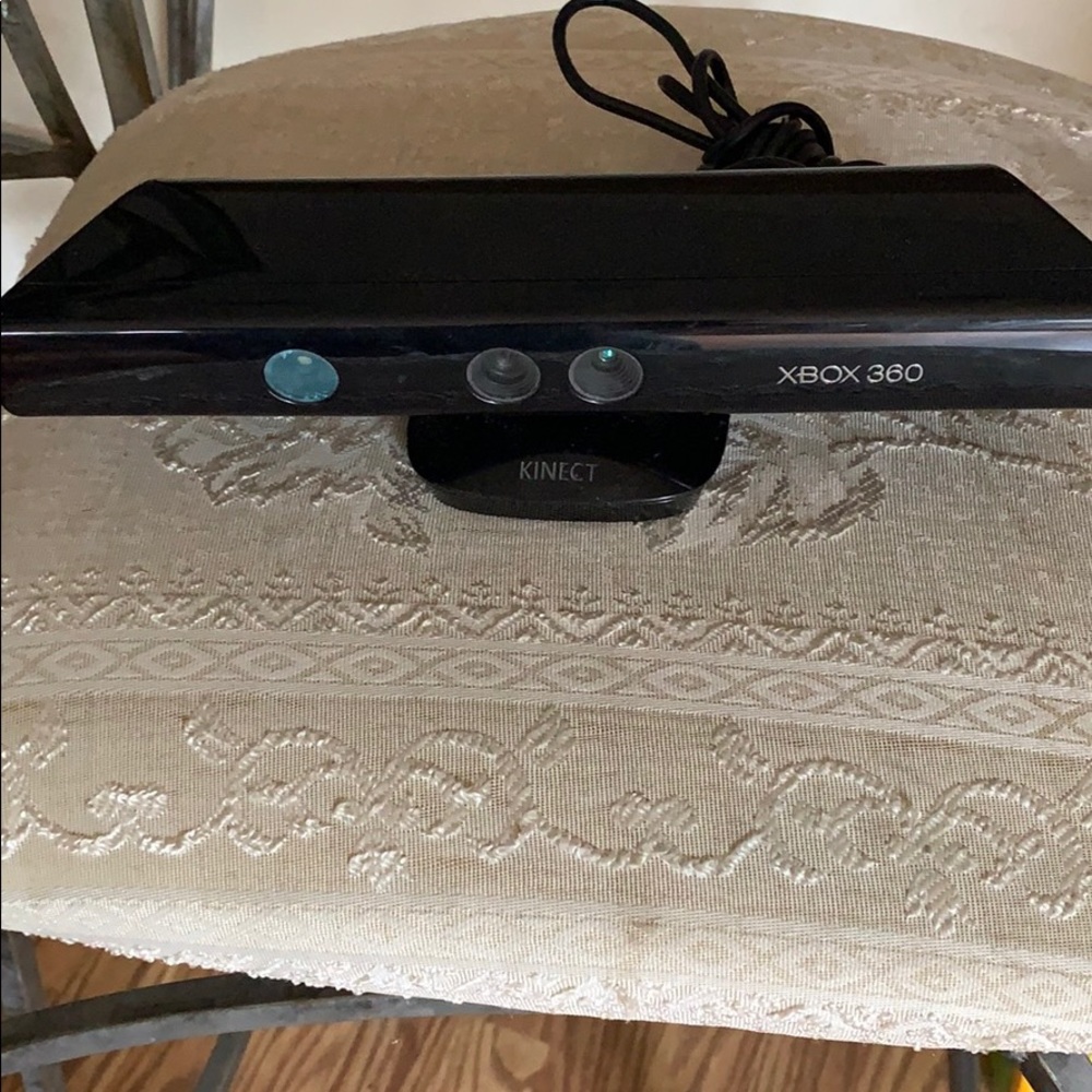 Microsoft Xbox 360 Kinect Sensor Euc - image 1